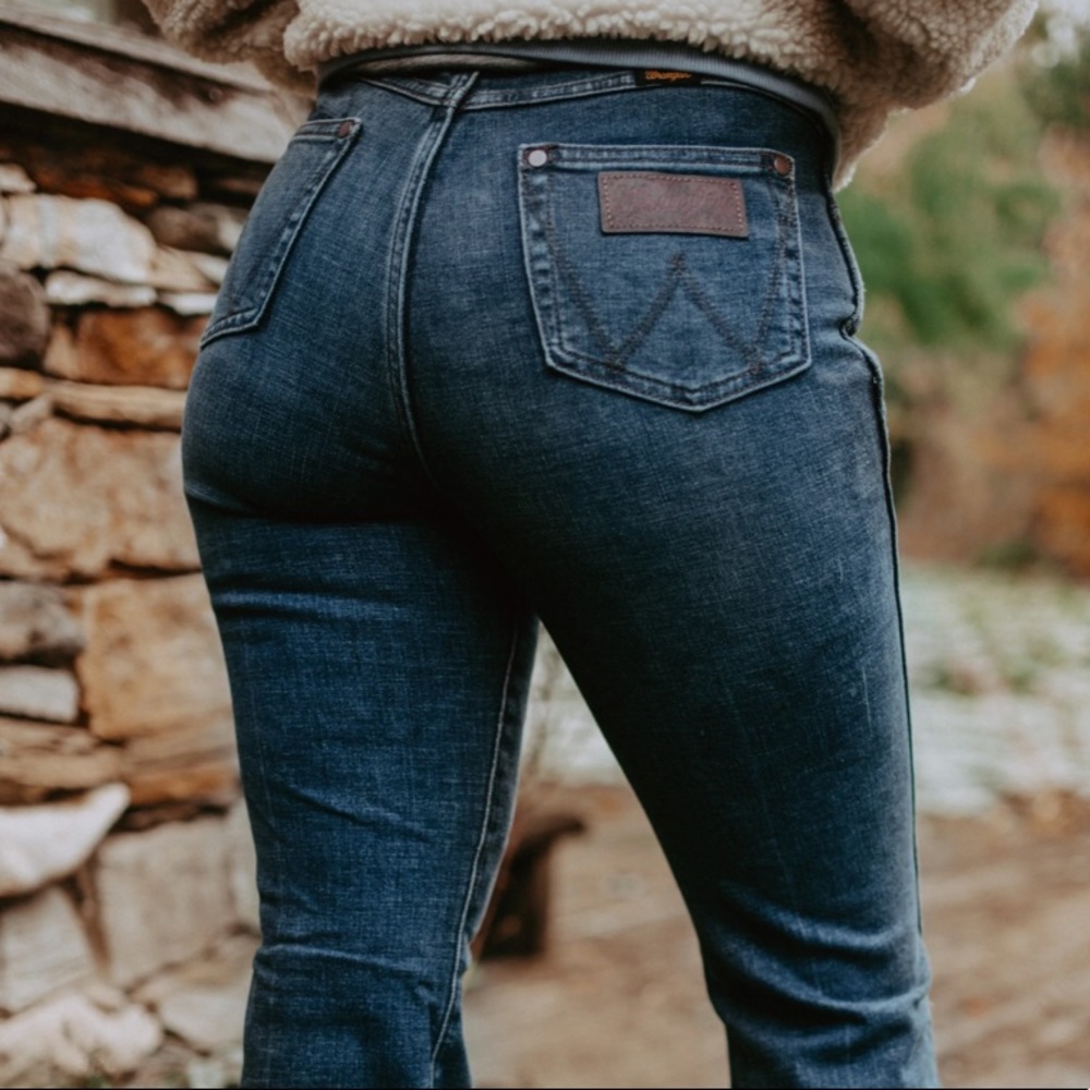 Wrangler womens high rise flare Jean